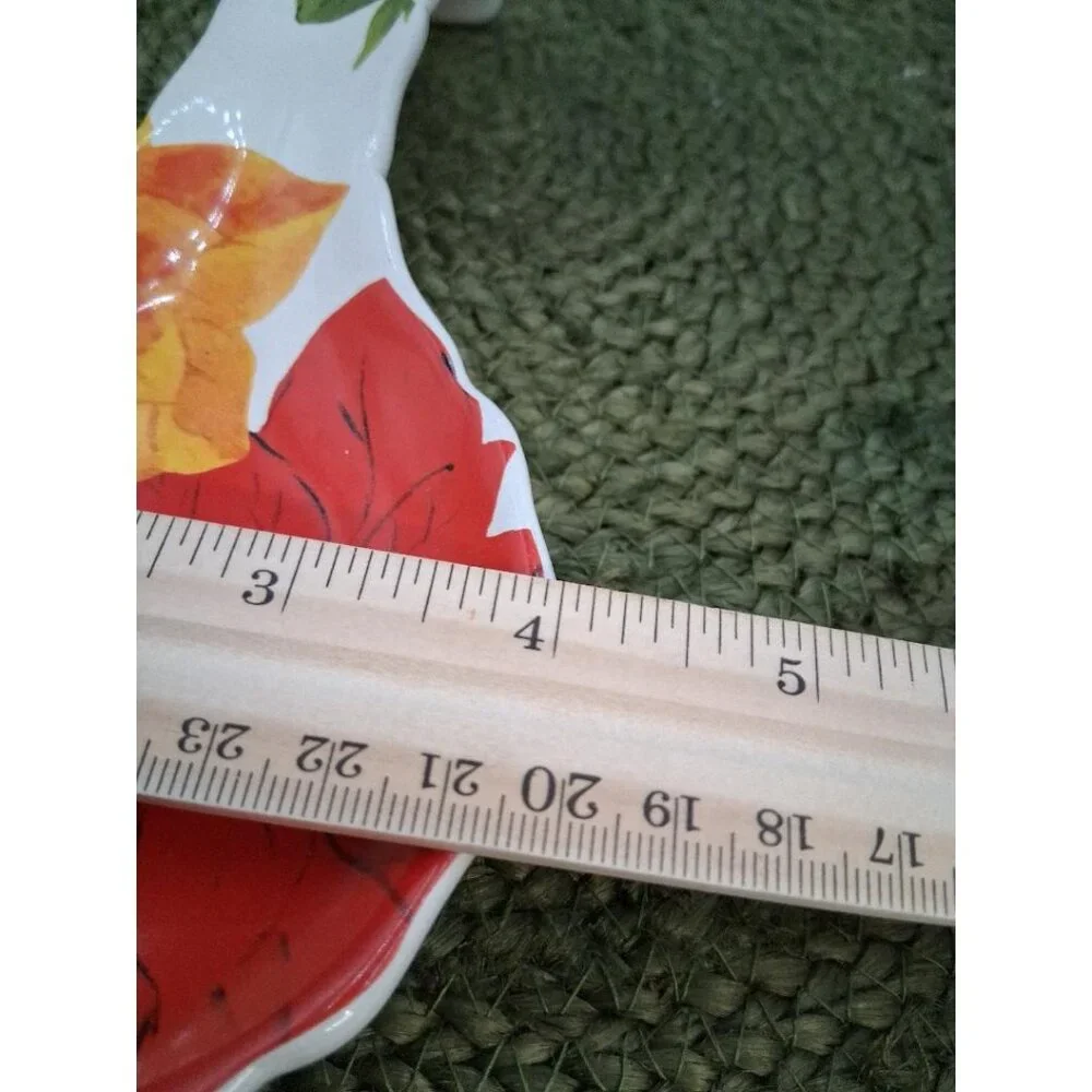The Pioneer Woman Floral  Poinsettia Stoneware Spoon Rest